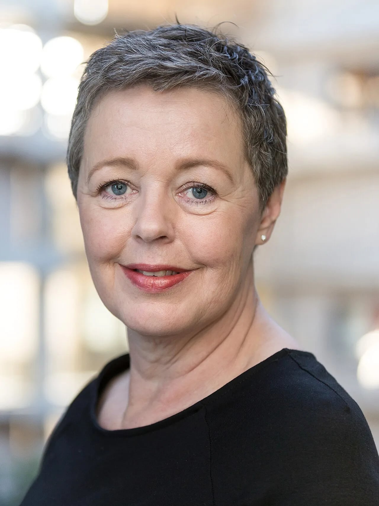 Porträt von Ellen Laan (1962–2022) – Gedenkseite