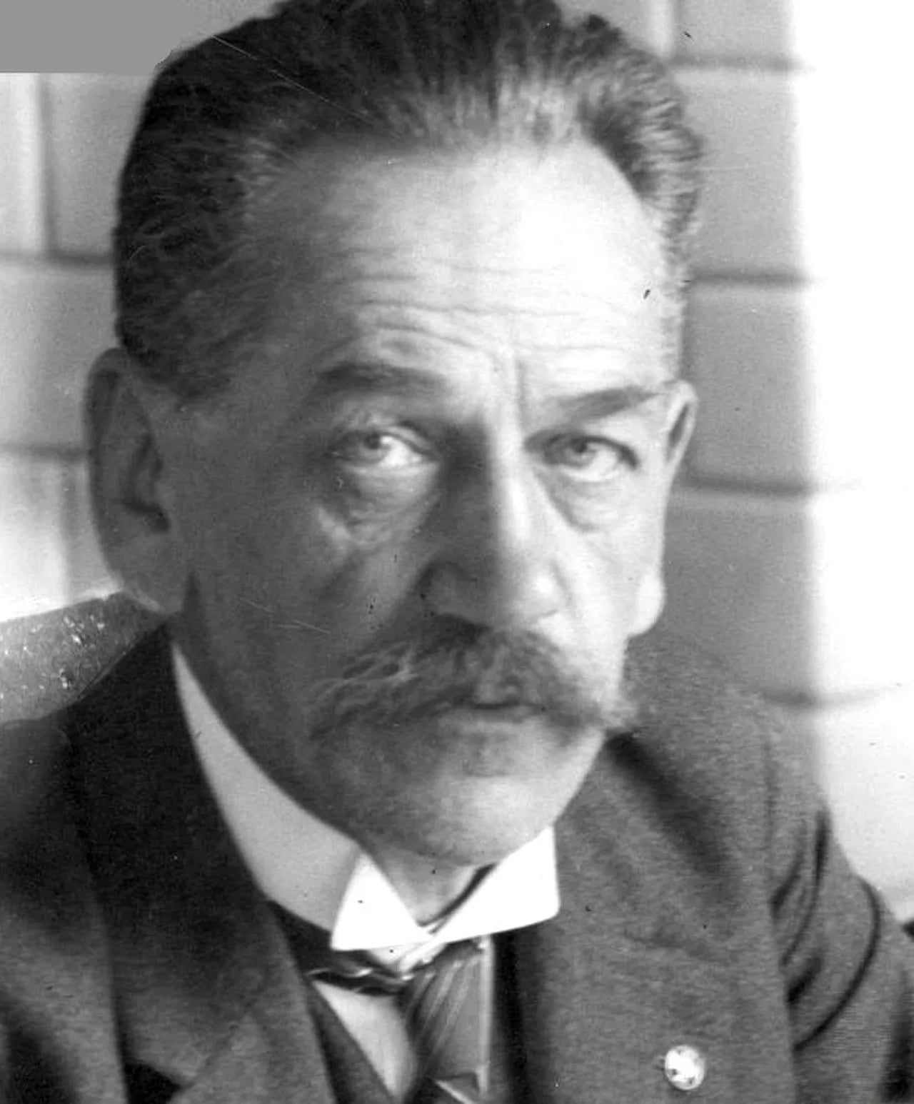 Porträt von Jędrzej Moraczewski (1870–1944) – Gedenkseite