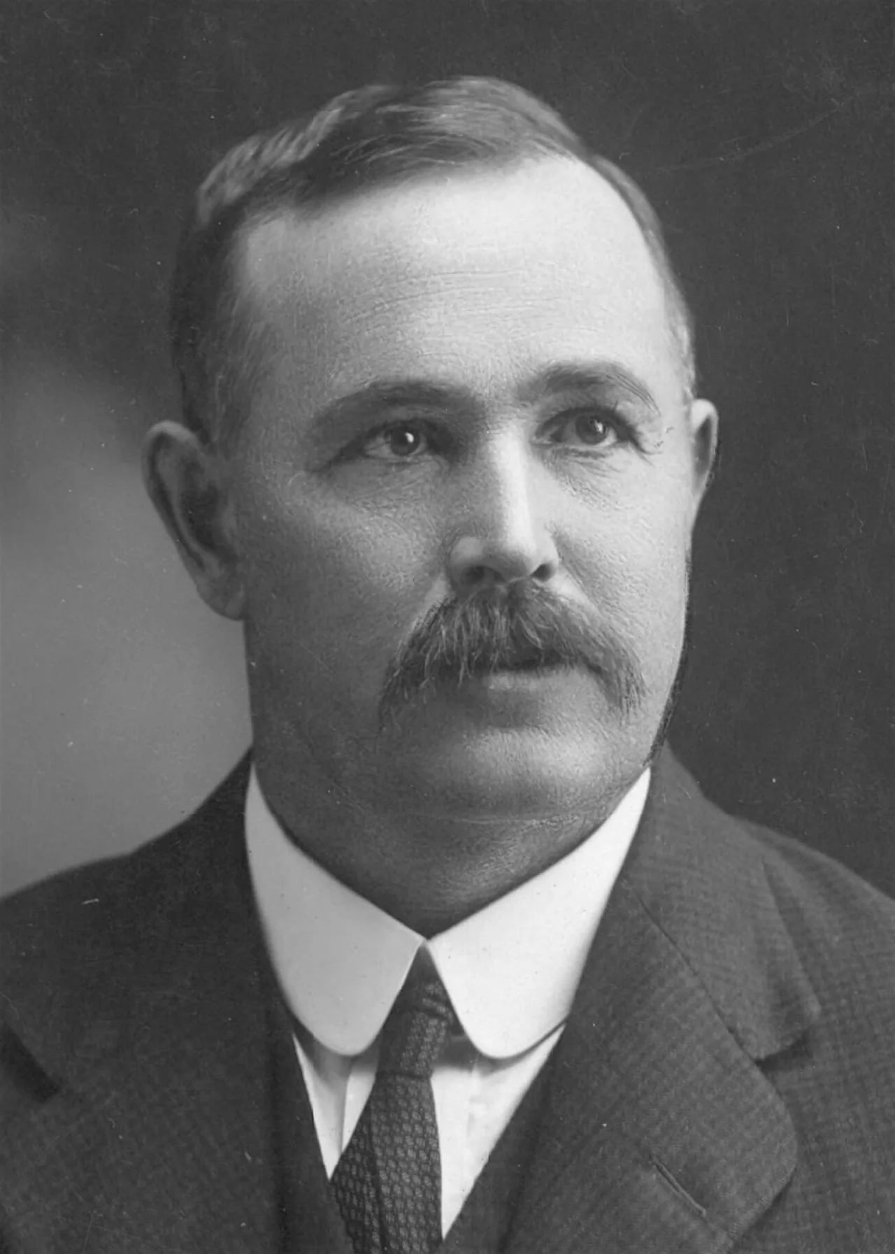 Portrait of Albert Gardiner (1867–1952) – memorial page