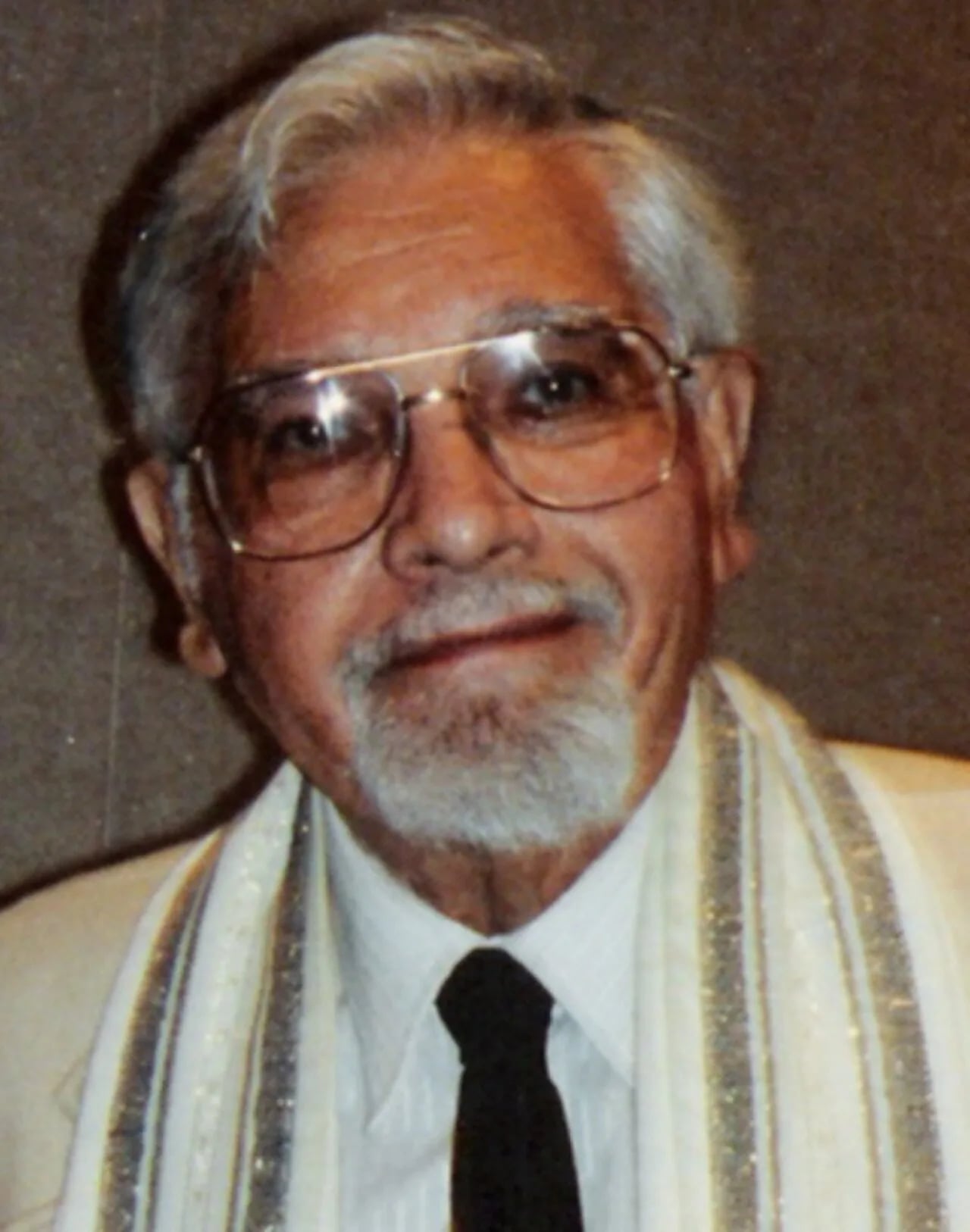 Portrait of Albert L. Lewis (1917–2008) – memorial page
