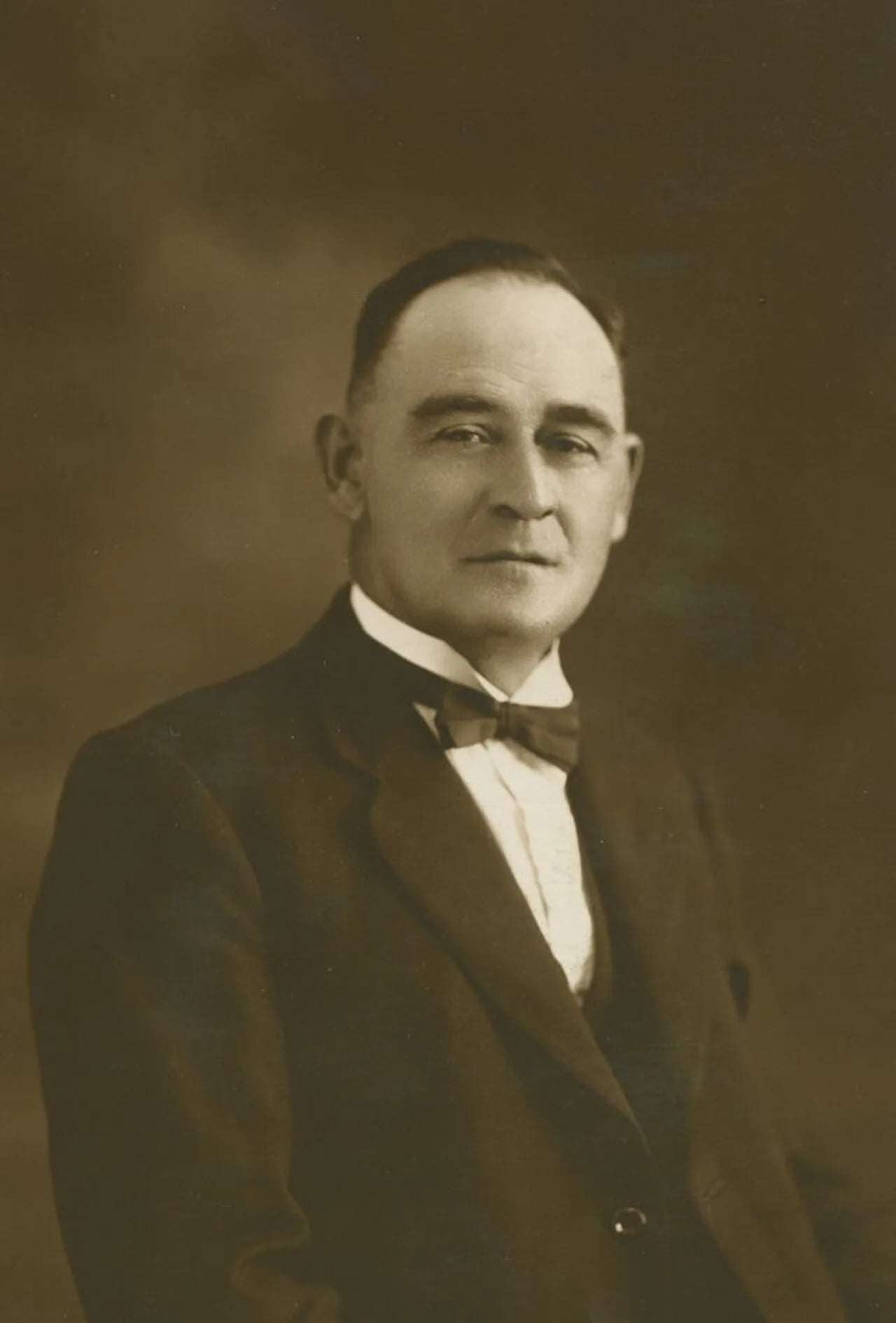 Portrait of Albert Percy Blesing (1879–1949) – memorial page