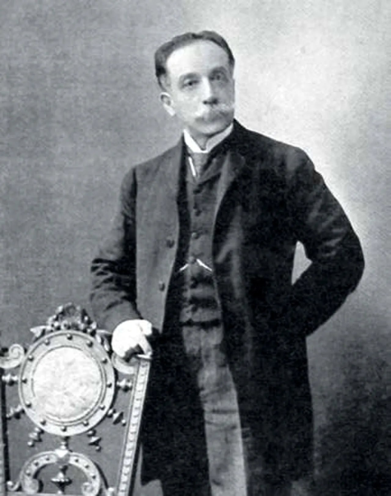Porträt von Alejandro Deustua (1849–1945) – Gedenkseite