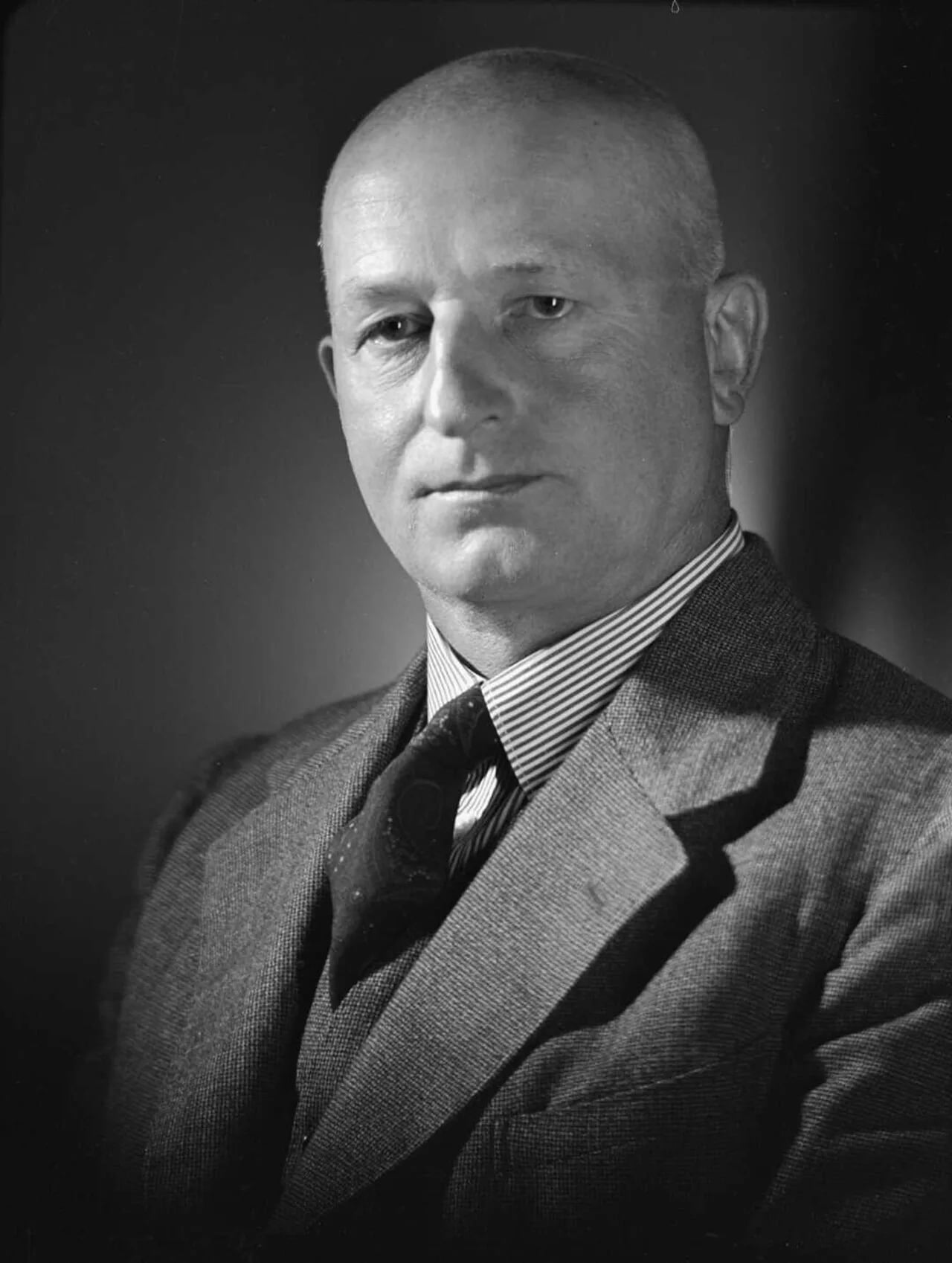 Portrait of Alexander Gillies (1891–1982) – memorial page