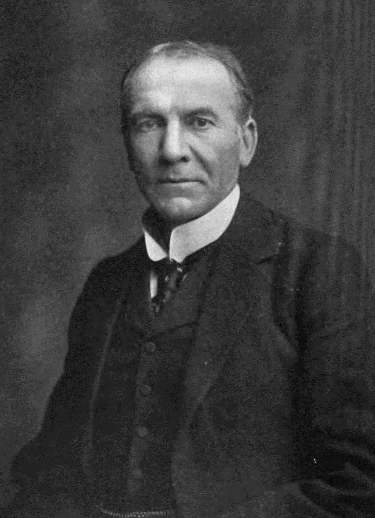 Portrait of Alexander Ure, 1st Baron Strathclyde (1853–1928) – memorial page