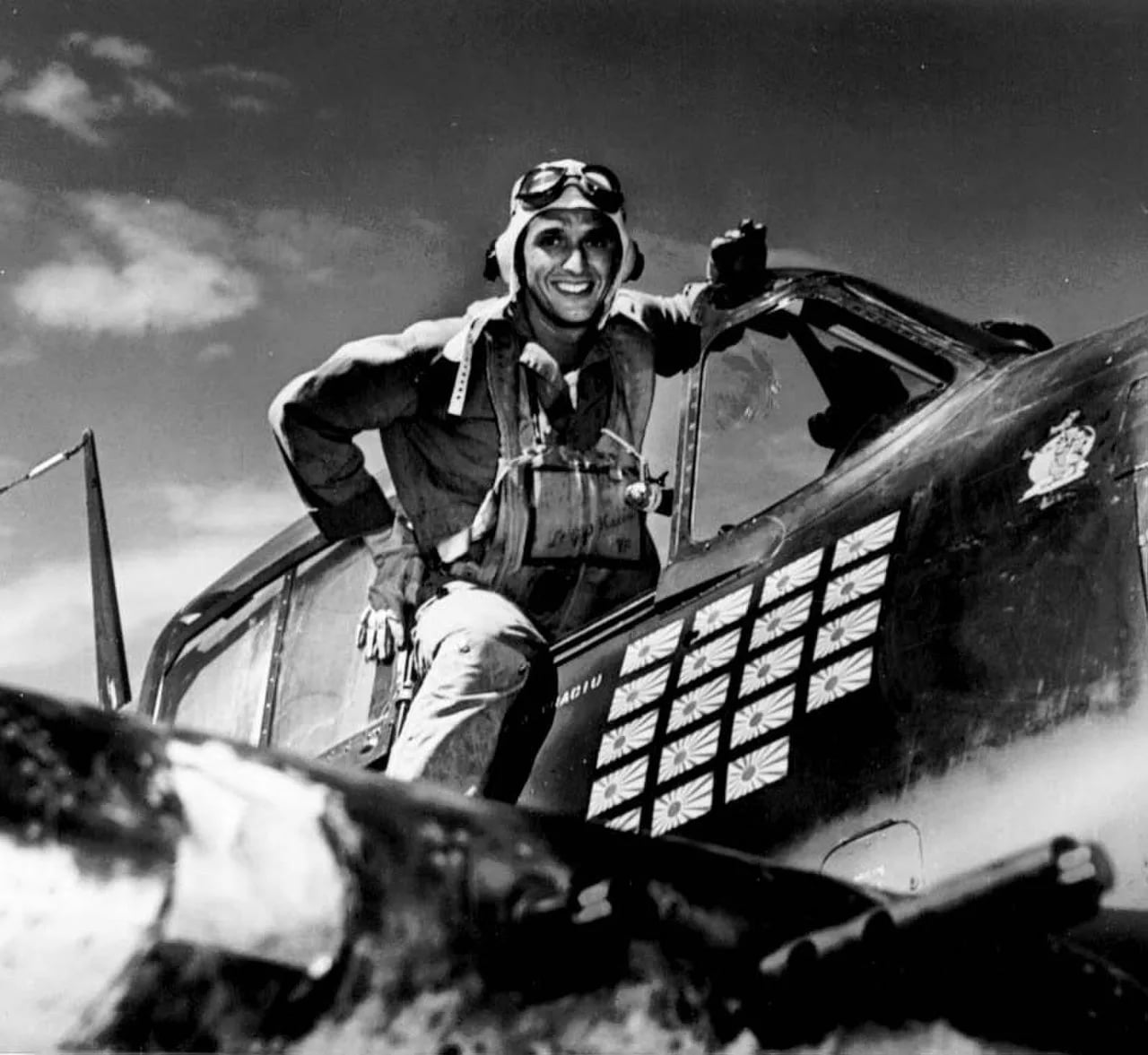 Portrait of Alexander Vraciu (1918–2015) – memorial page
