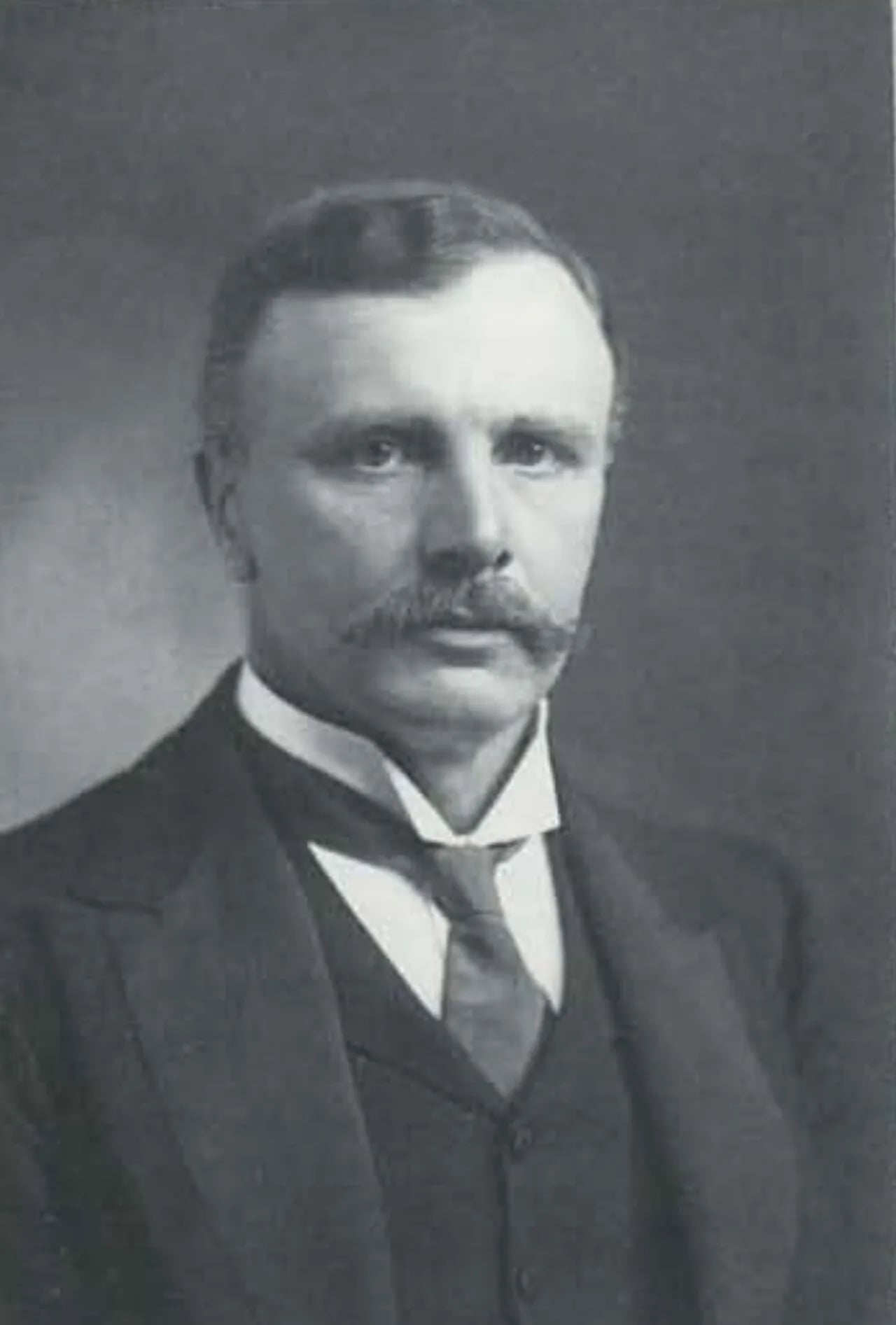 Portrait of Alfred Gibbs Bourne (1859–1940) – memorial page