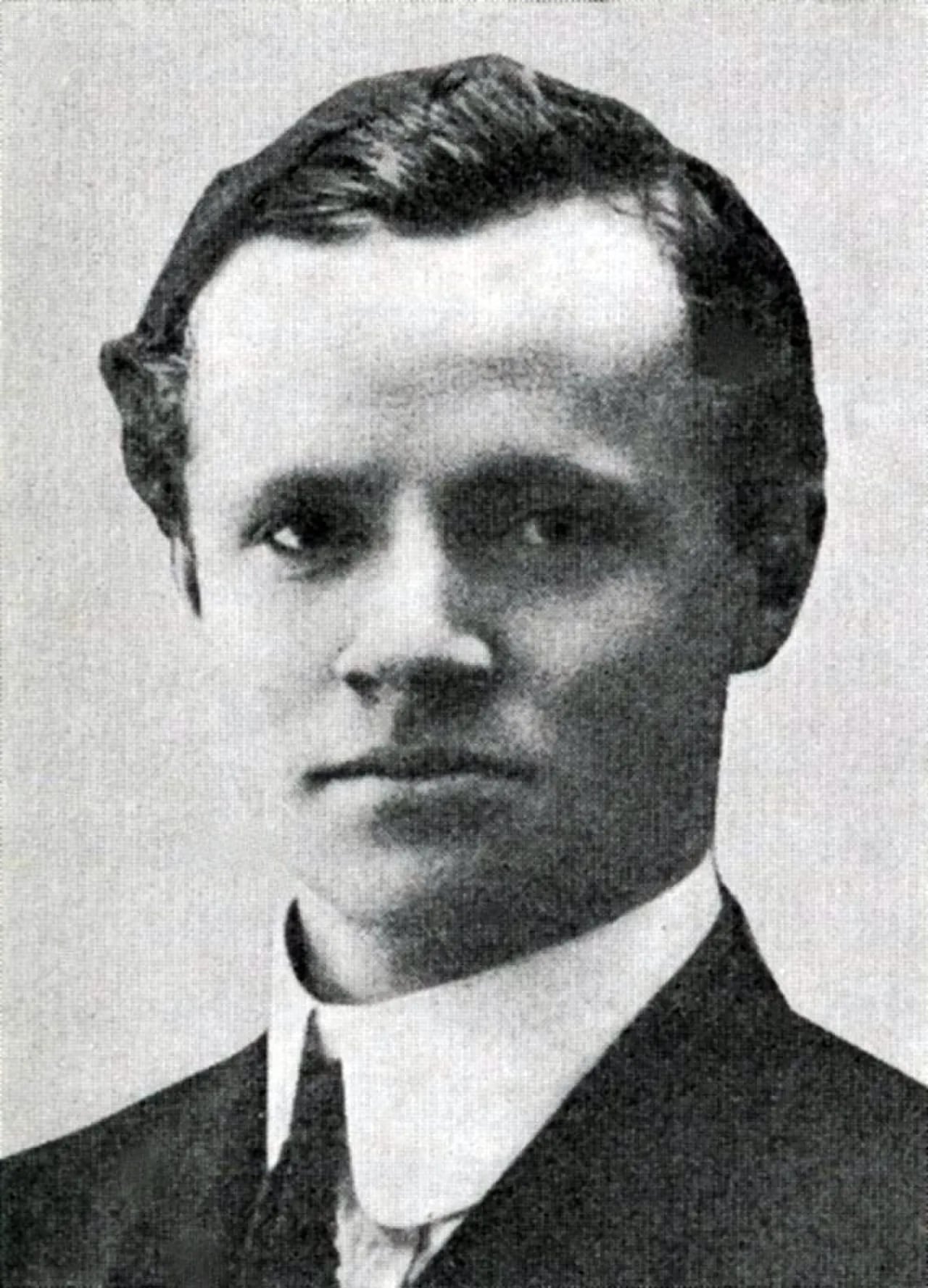 Portrait of Alfred Madsen (1888–1962) – memorial page