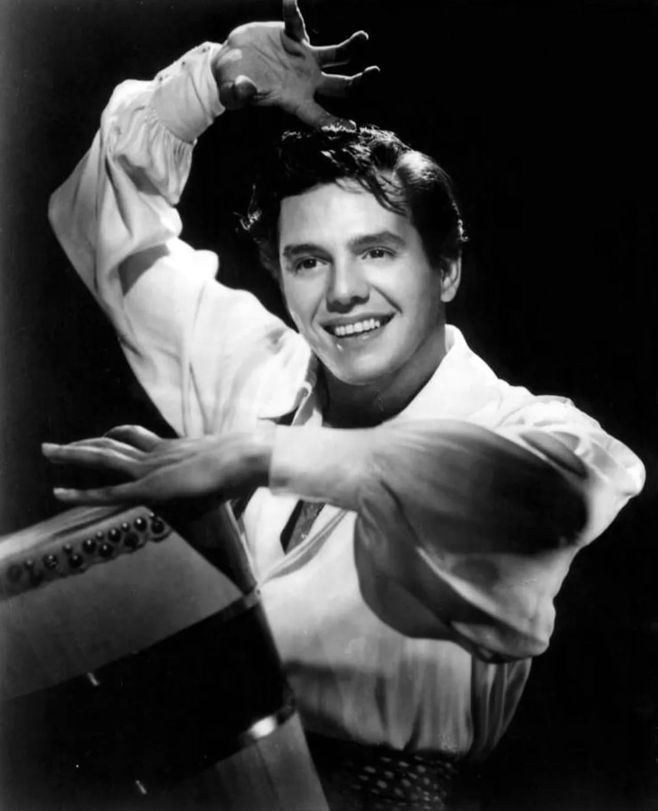Porträt von Desi Arnaz (1917–1986) – Gedenkseite