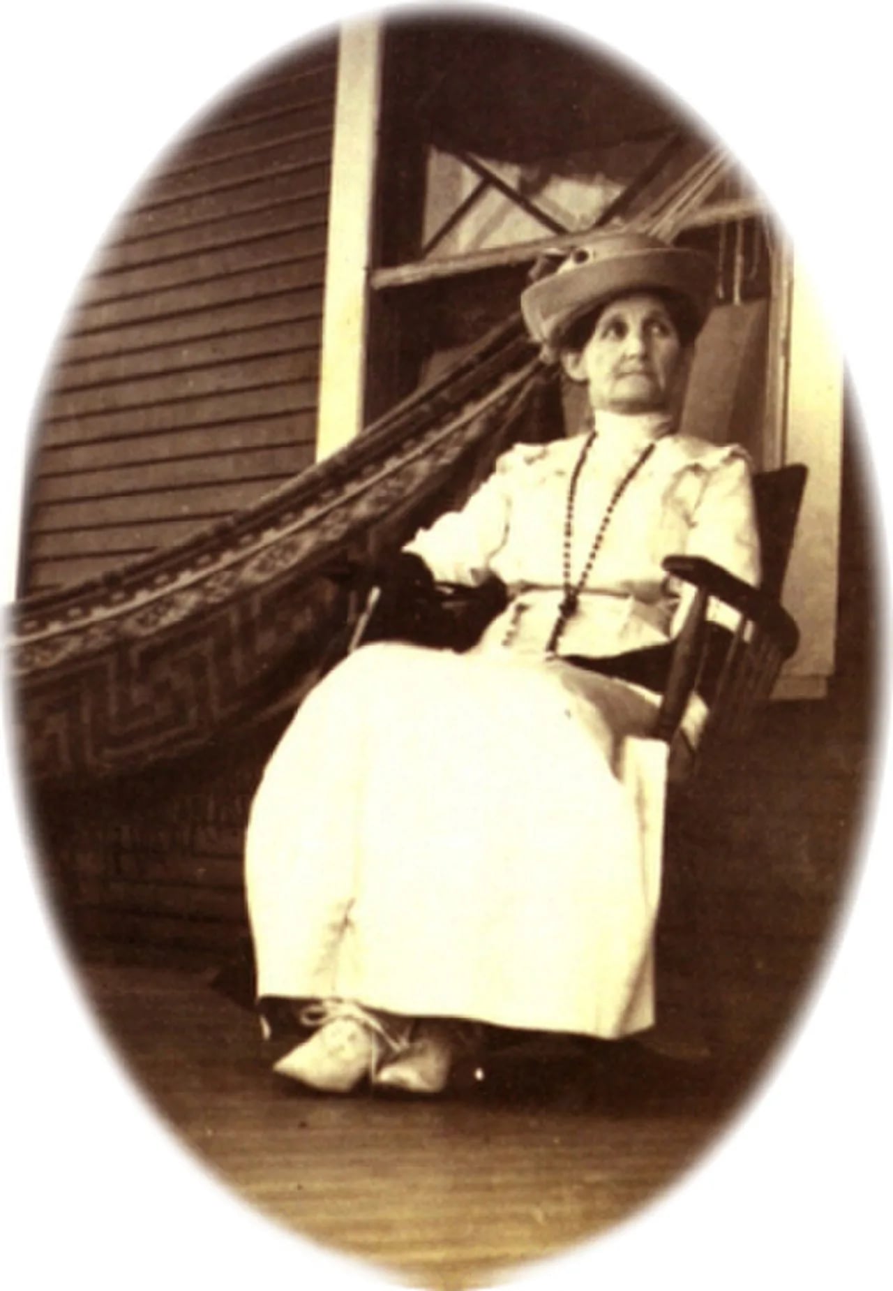 Portrait of Alice Brown Davis (1852–1935) – memorial page