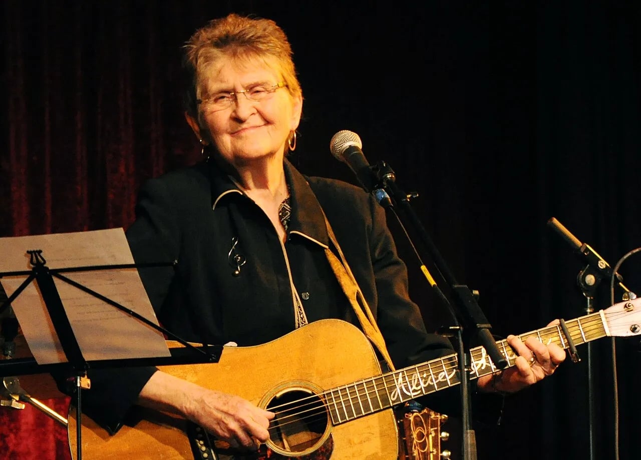 Porträt von Alice Stuart (1942–2023) – Gedenkseite