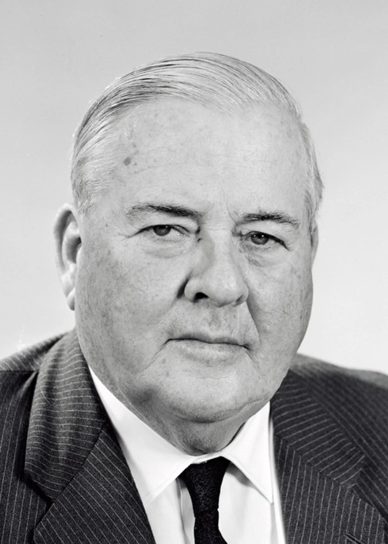 Porträt von Alister McMullin (1900–1984) – Gedenkseite