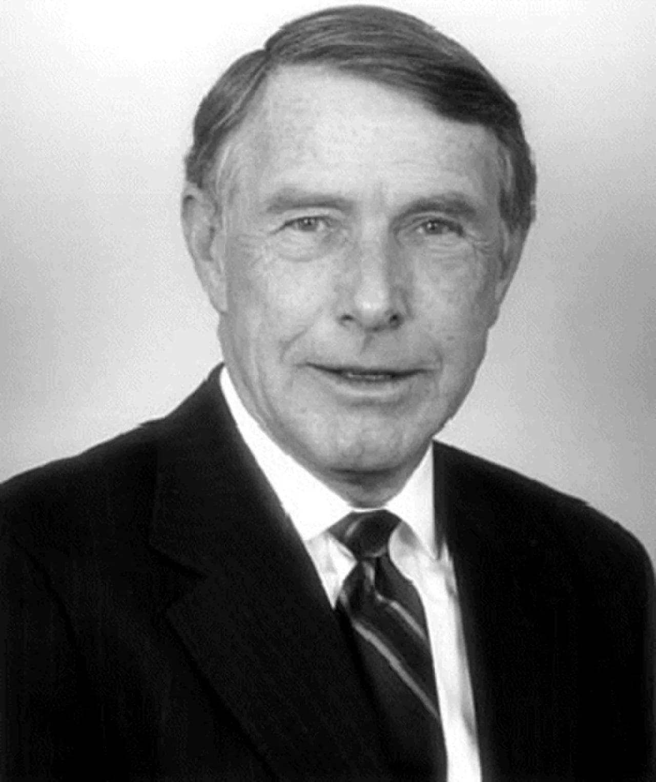 Portrait of Martin Olav Sabo (1938–2016) – memorial page