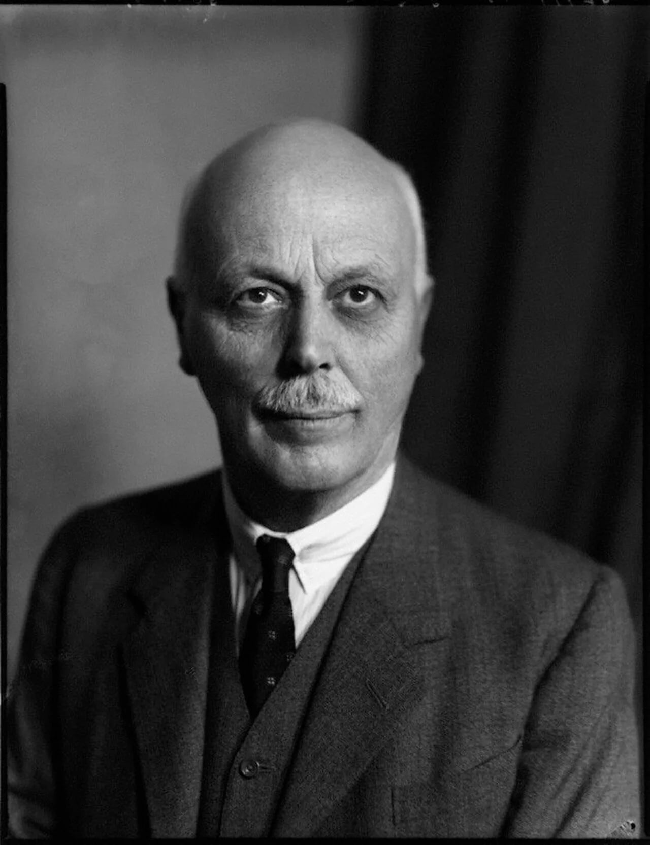 Portrait of Allan Ross Welsh (1875–1957) – memorial page