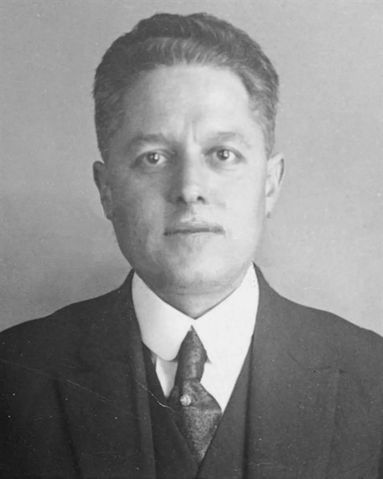 Porträt von António de Medeiros Franco (1882–1959) – Gedenkseite