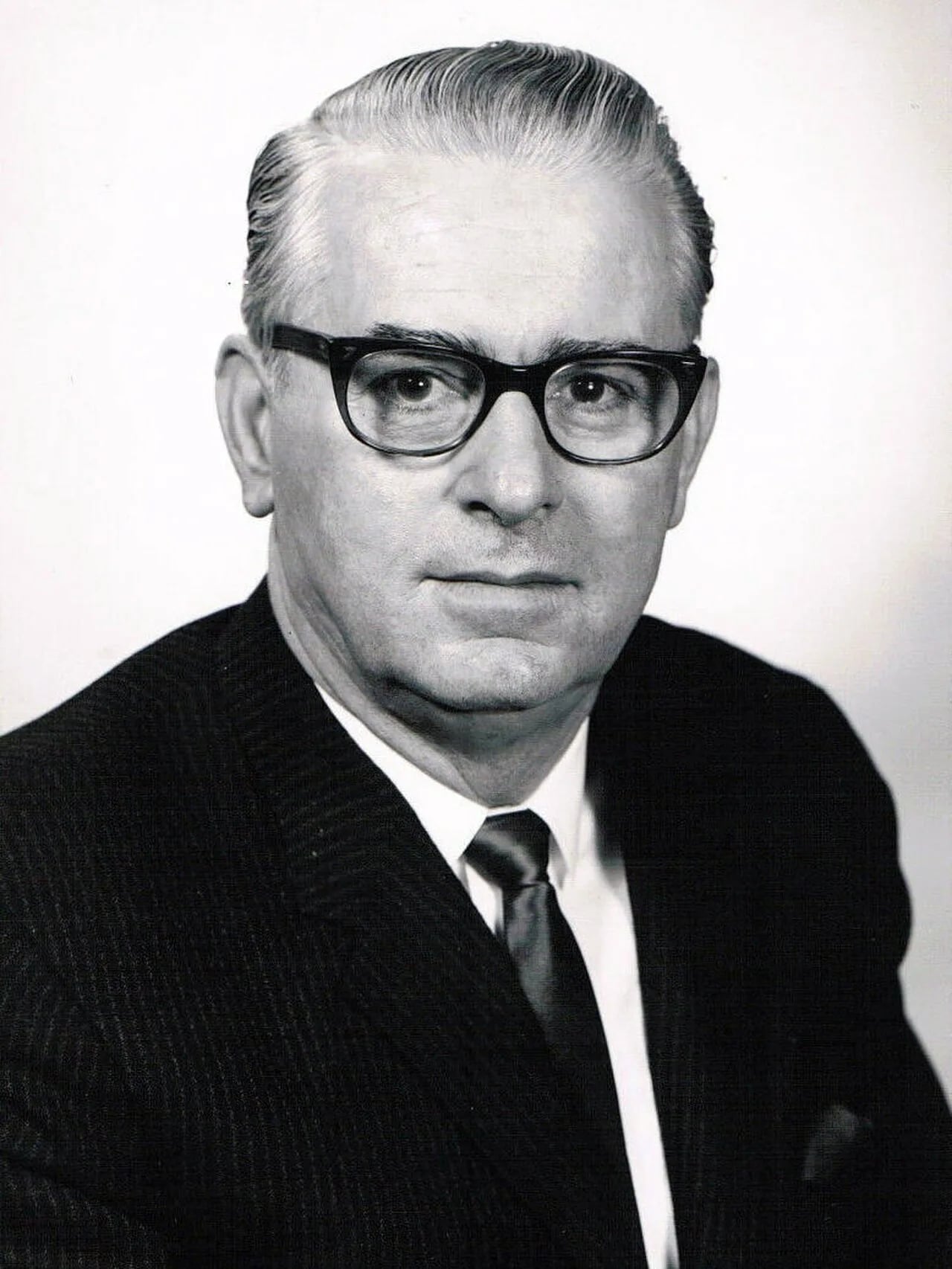 Portrait of Allen Russell Patrick (1910–1995) – memorial page