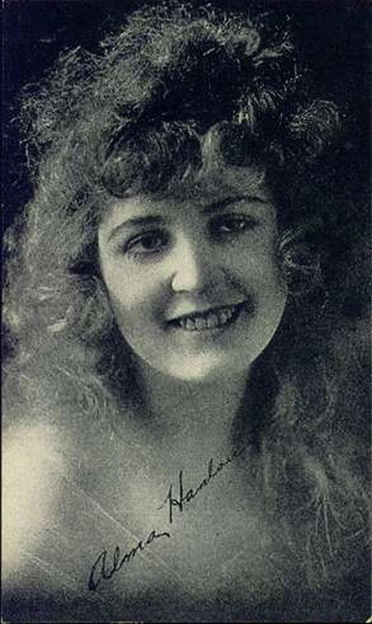 Portrait of Alma Hanlon (1890–1977) – memorial page