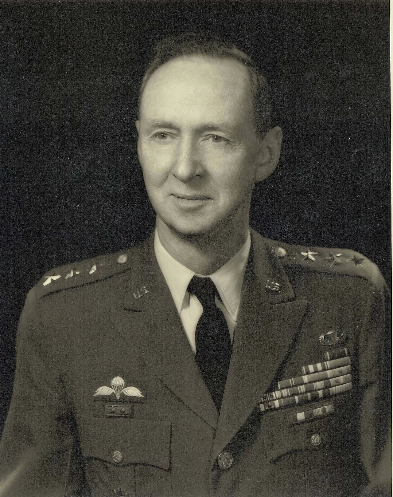 Portrait of Alva R. Fitch (1907–1989) – memorial page