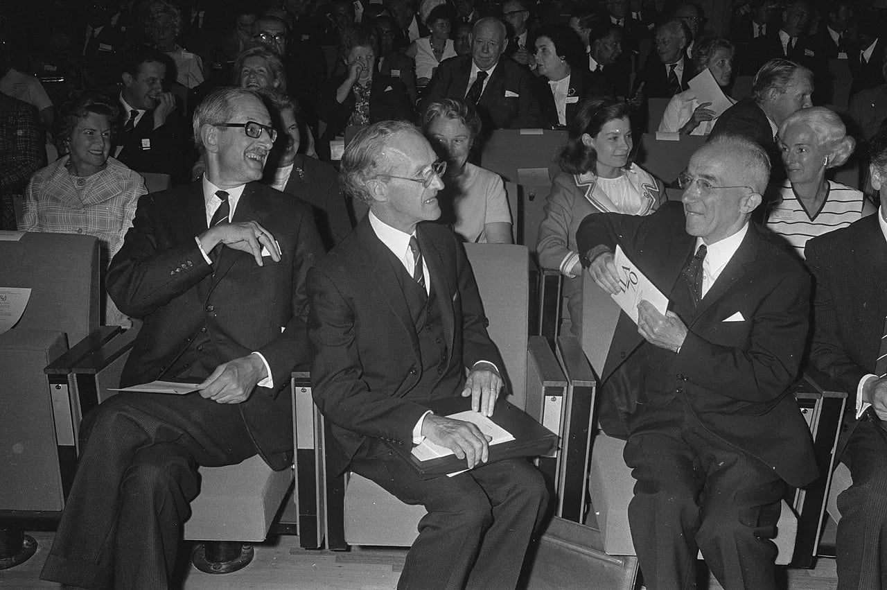 Portrait of Maarten Bos (1916–2004) – memorial page