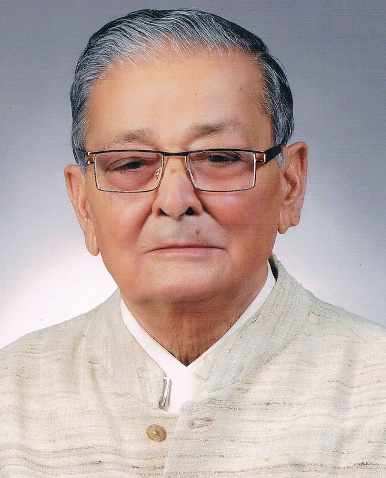 Porträt von Amod Prasad Upadhyay (1936–2025) – Gedenkseite