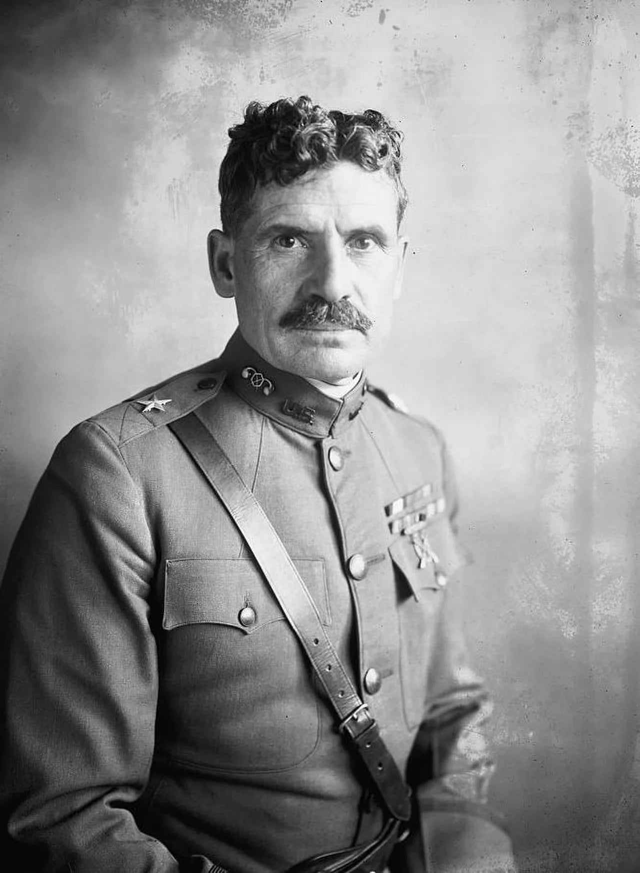 Portrait of Amos Fries (1873–1963) – memorial page