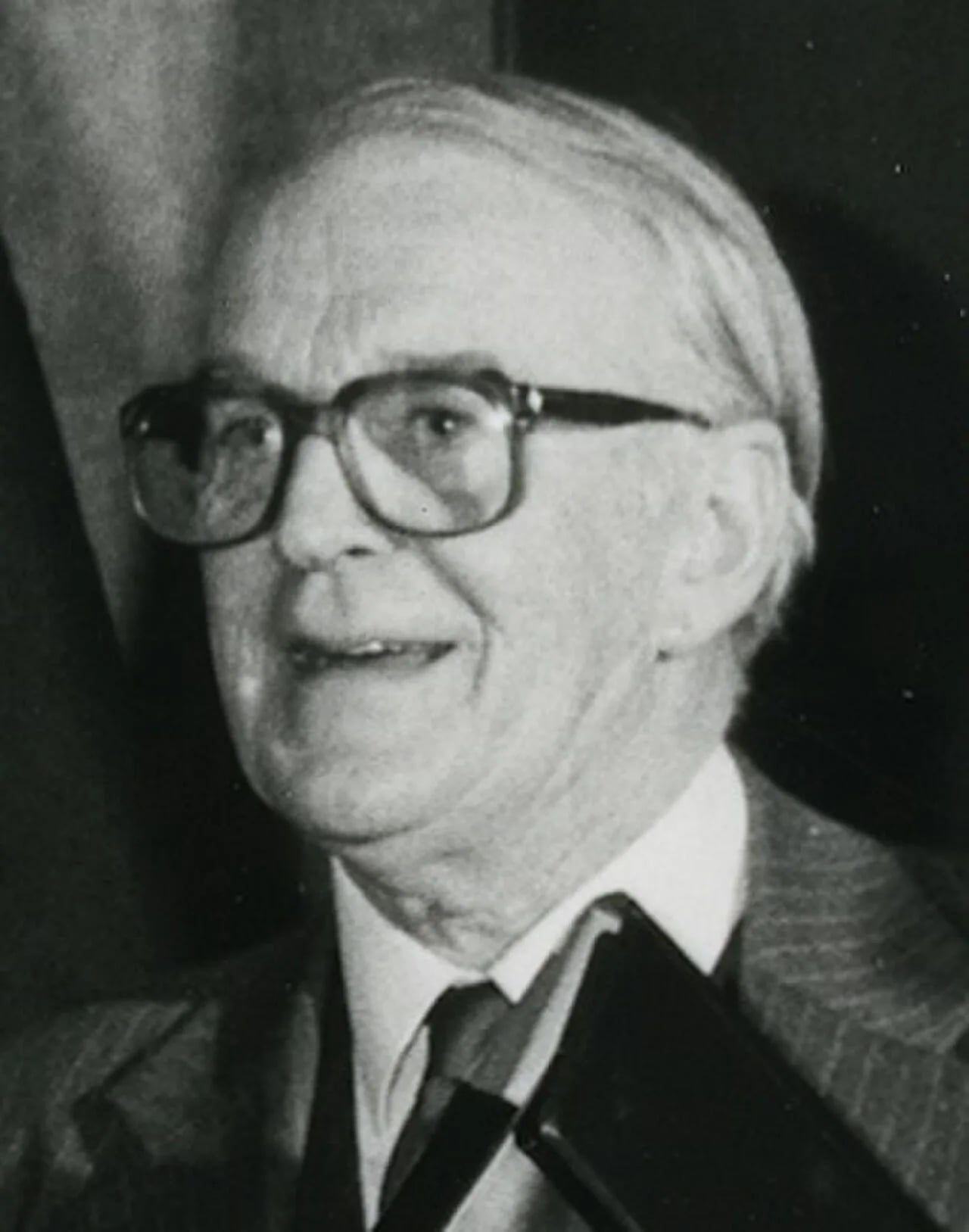 Porträt von Laurie Francis (1918–1993) – Gedenkseite