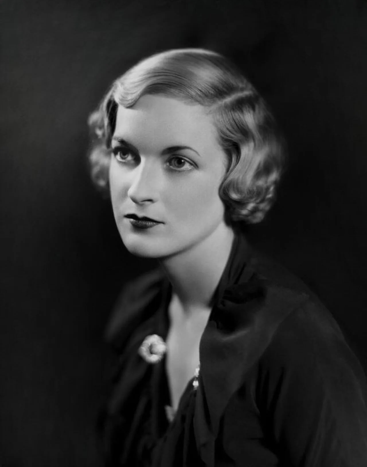 Portrait of Valerie Violet French (1909–1997) – memorial page