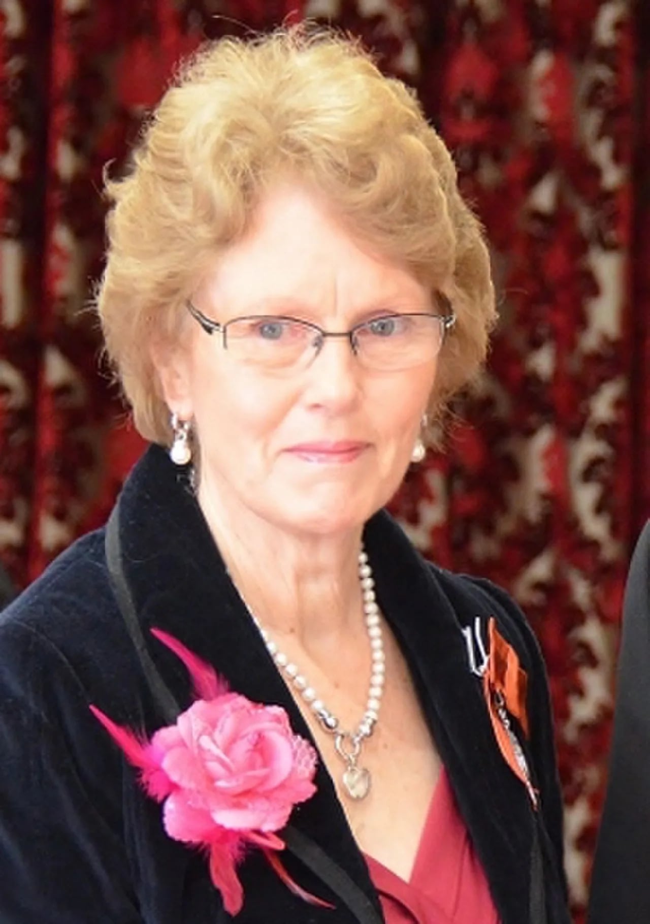 Portrait of Lesley Elliott (1946–2022) – memorial page