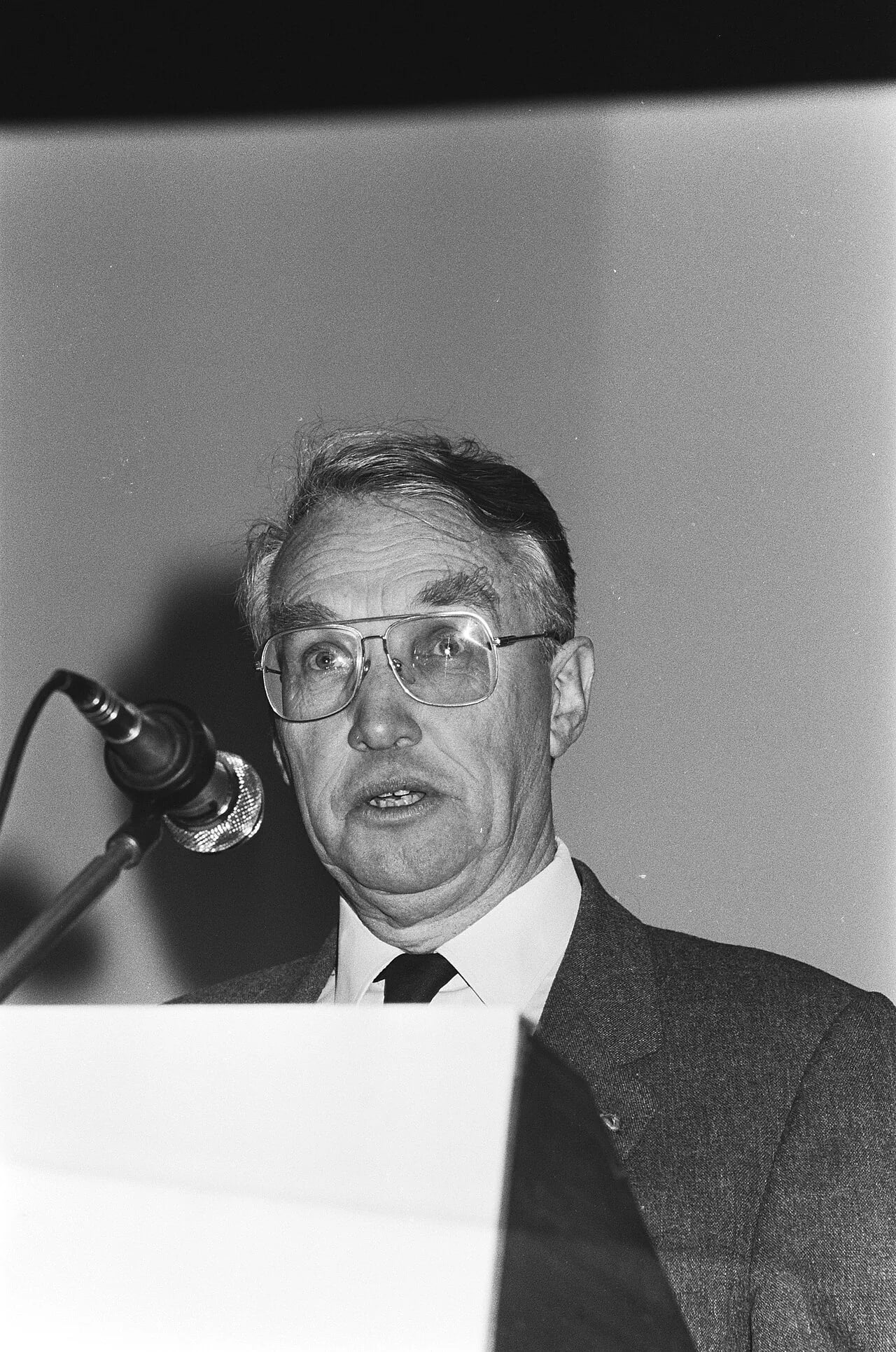 Portrait of Co van Dixhoorn (1928–2005) – memorial page