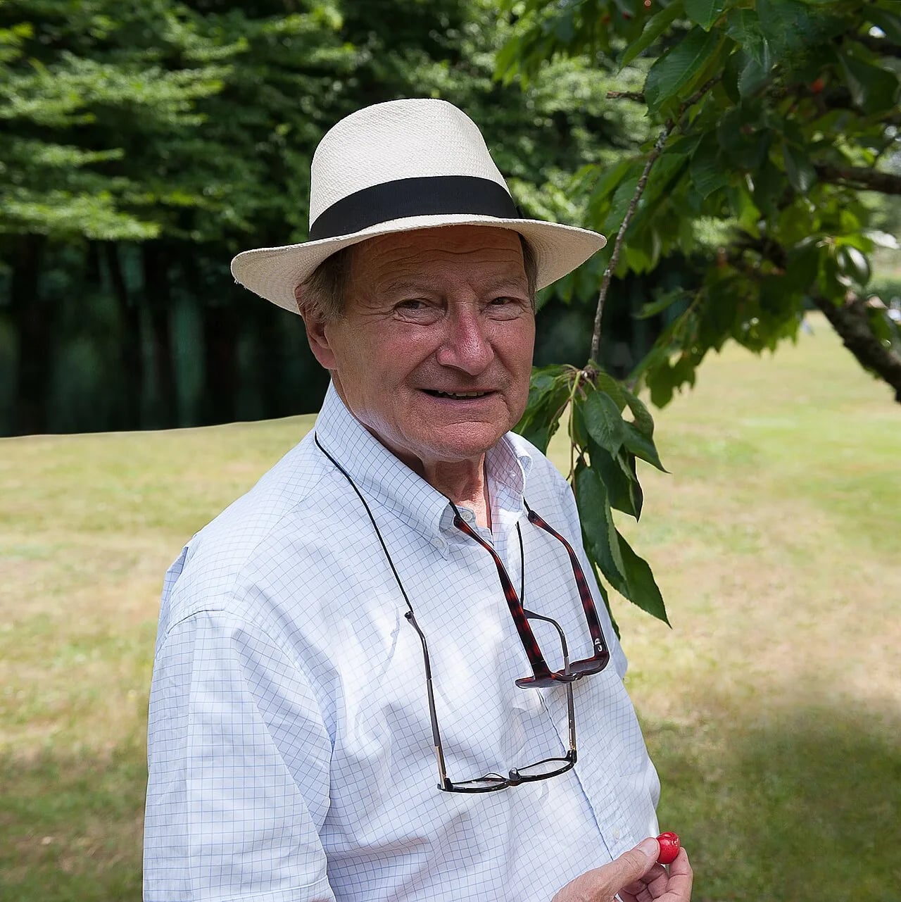 Portrait of André Lurton (1924–2019) – memorial page