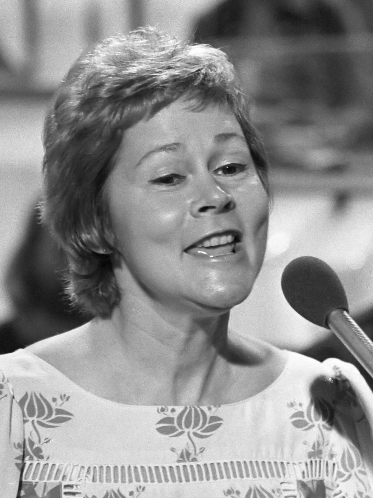 Portrait of Anita Kerr (1927–2022) – memorial page