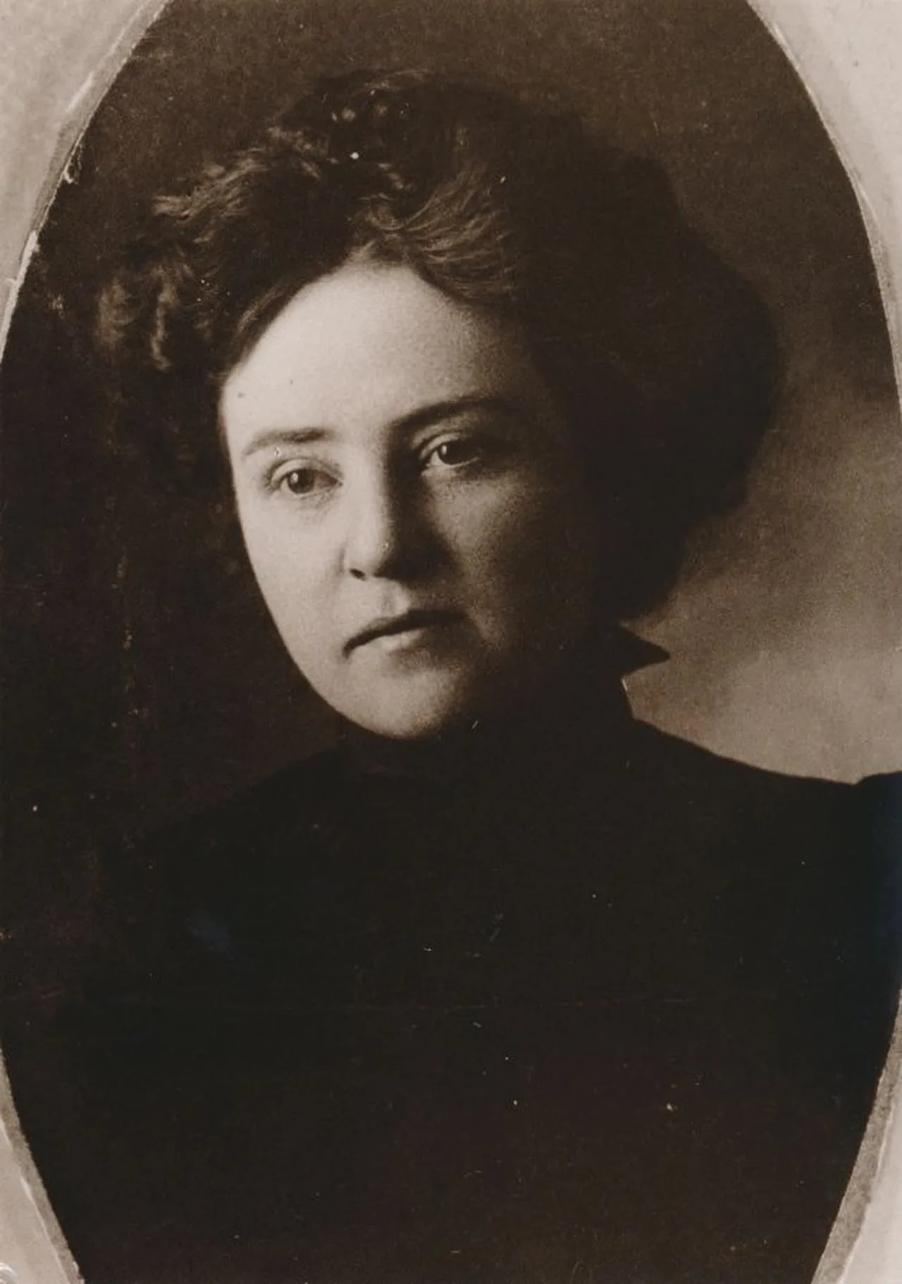 Portrait of Ann Bassett (1878–1956) – memorial page