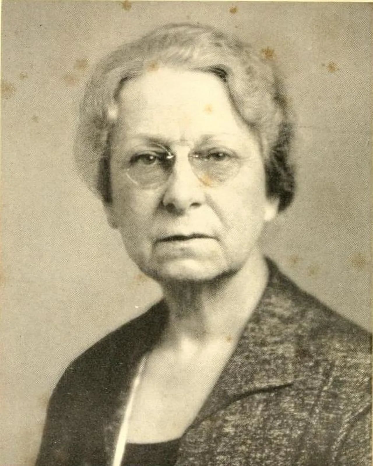 Portrait of Anna Maria Gove (1867–1948) – memorial page