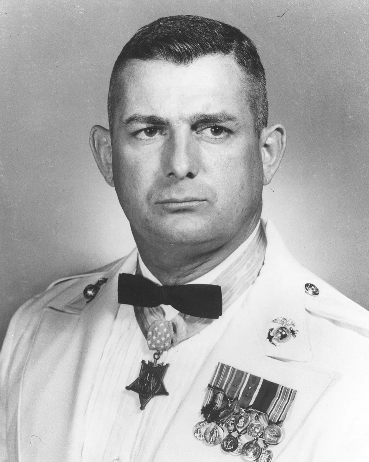 Portrait of Archie Van Winkle (1925–1986) – memorial page