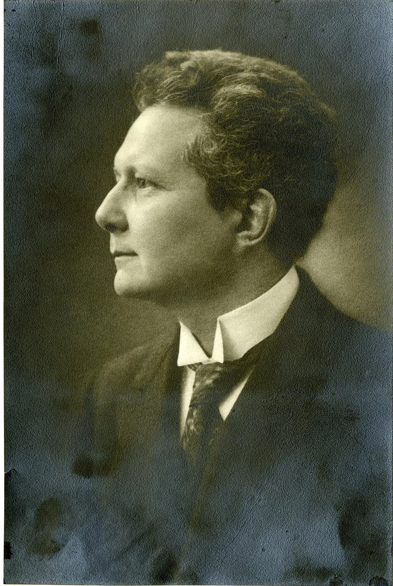 Portrait of P.J. d'Artillac Brill sr. (1876–1965) – memorial page