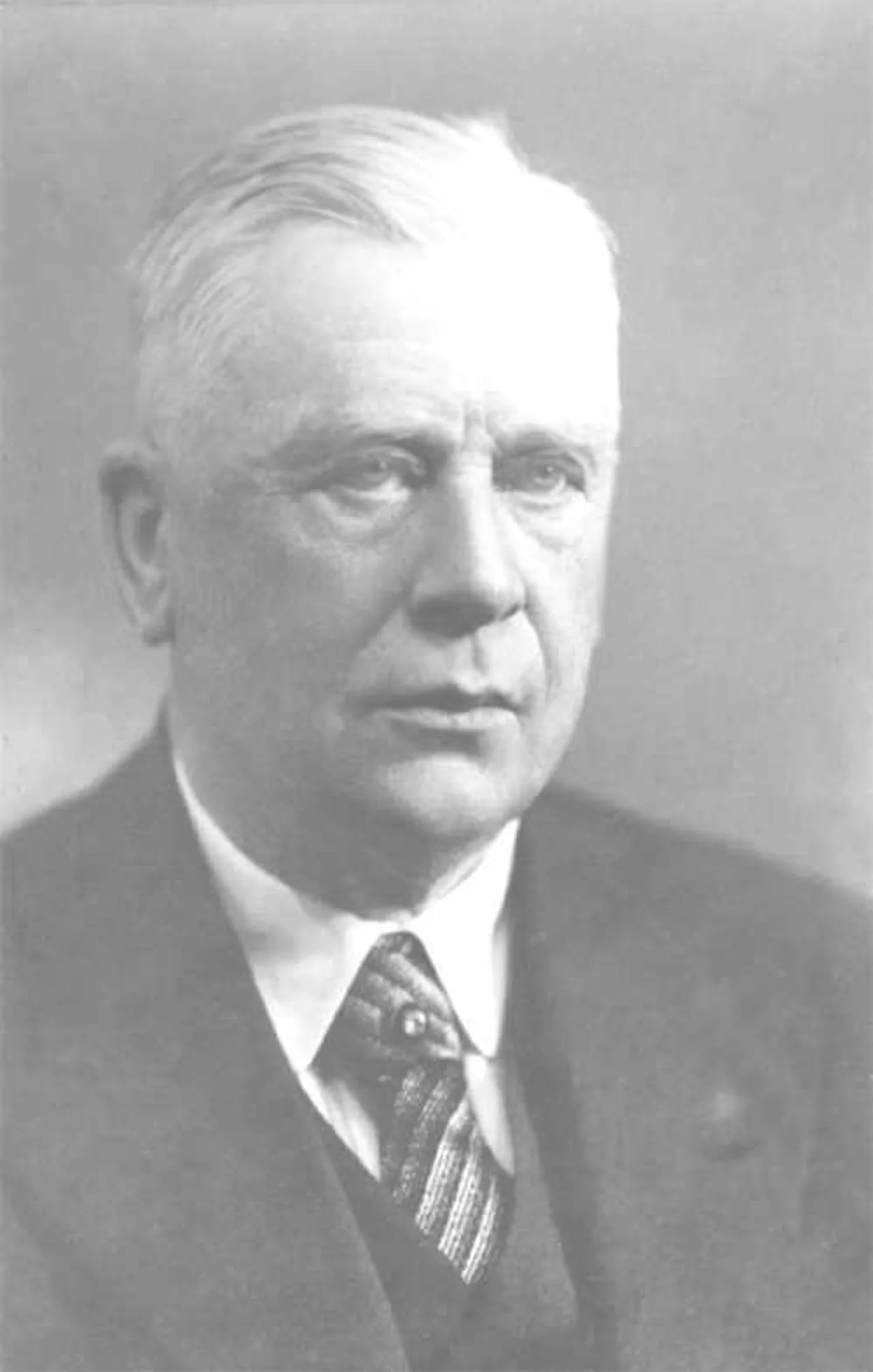 Portrait of Arne Falstad (1874–1958) – memorial page