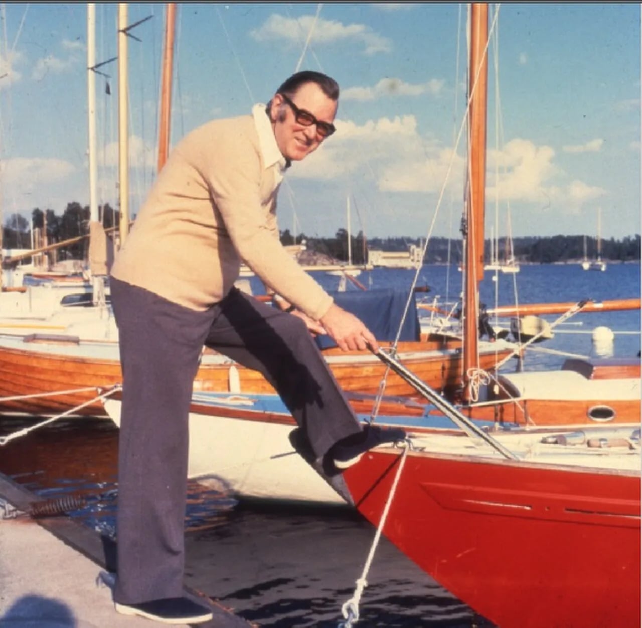 Portrait of Arne Larsson (1915–2001) – memorial page