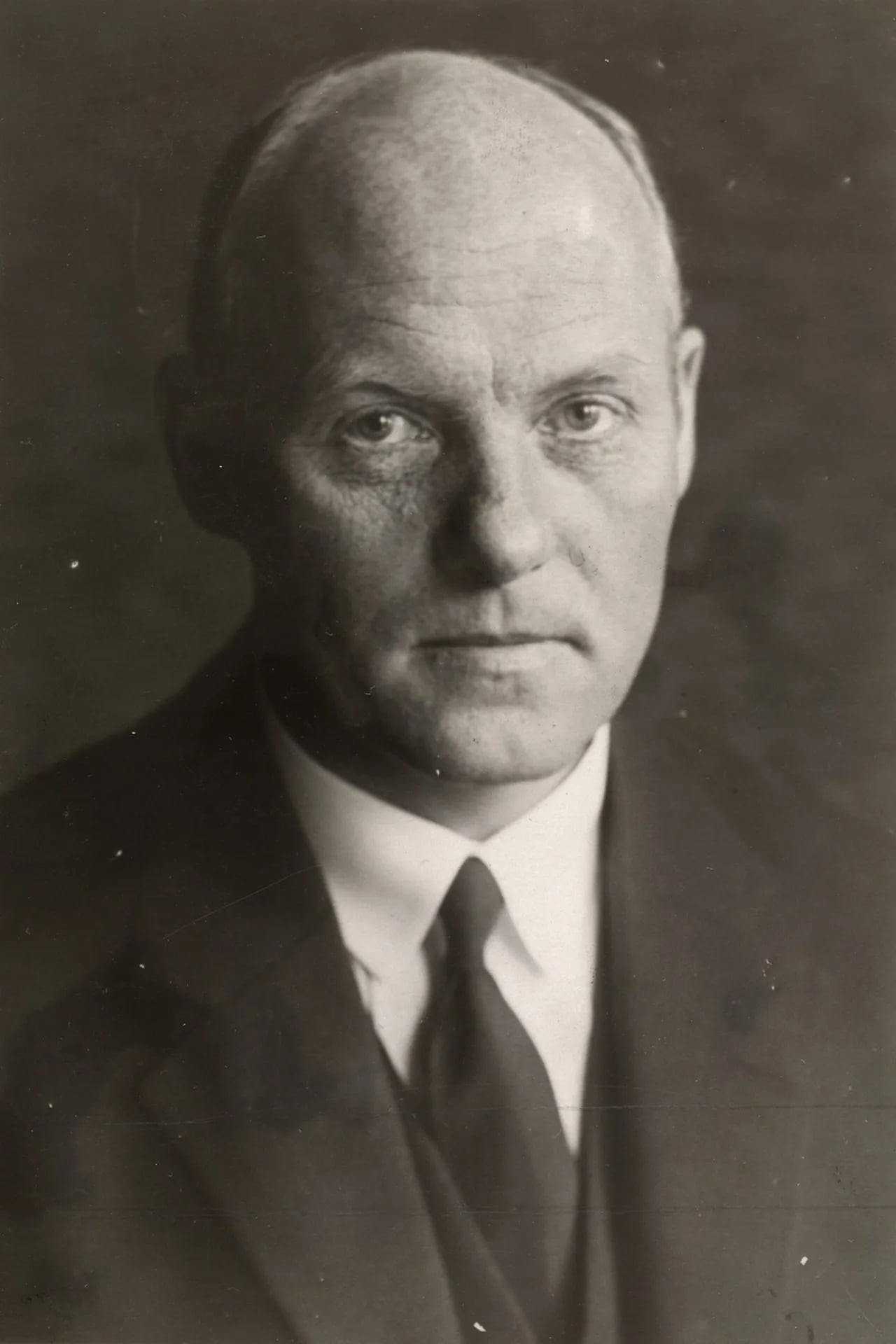 Portrait of Arne Sunde (1883–1972) – memorial page