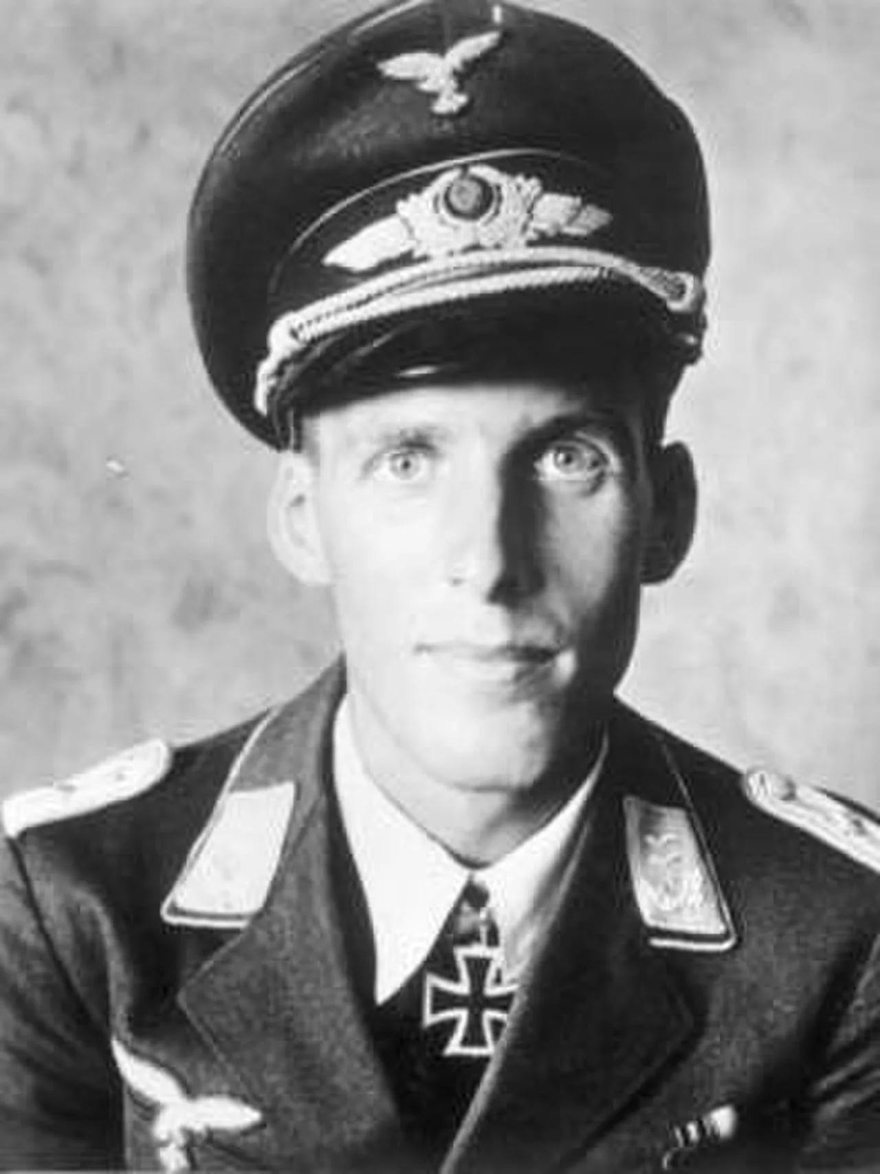 Portrait of Arnold von Roon (1914–1990) – memorial page
