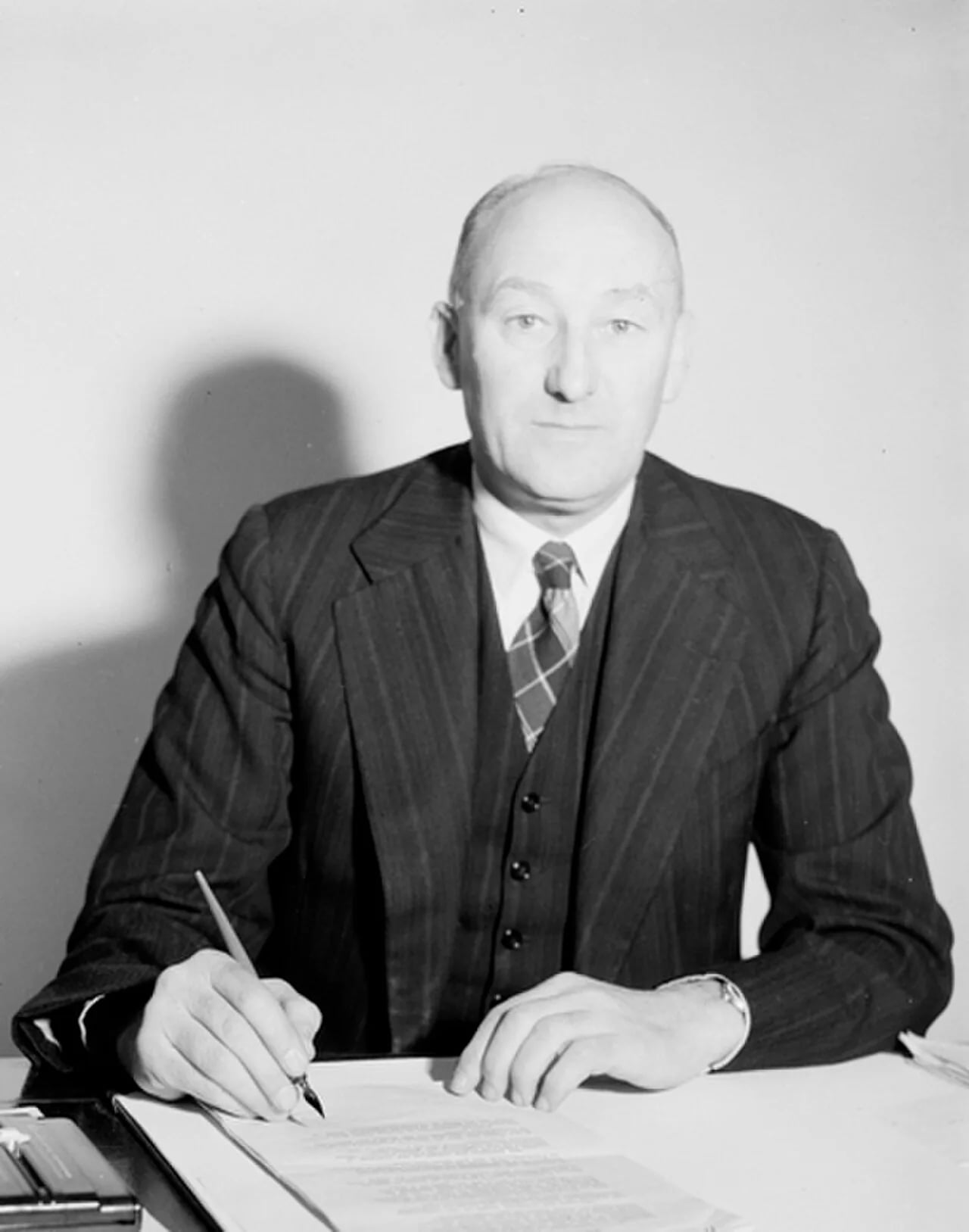 Portrait of Arthur Coles (1892–1982) – memorial page