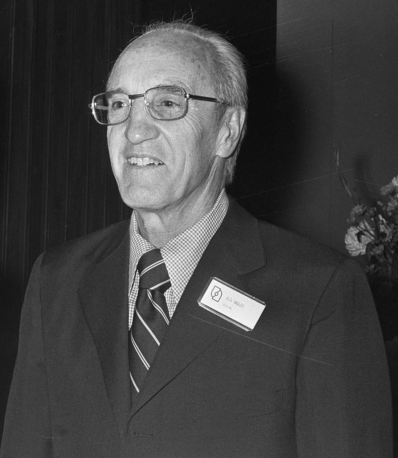 Portrait of Arthur D. Hasler (1908–2001) – memorial page