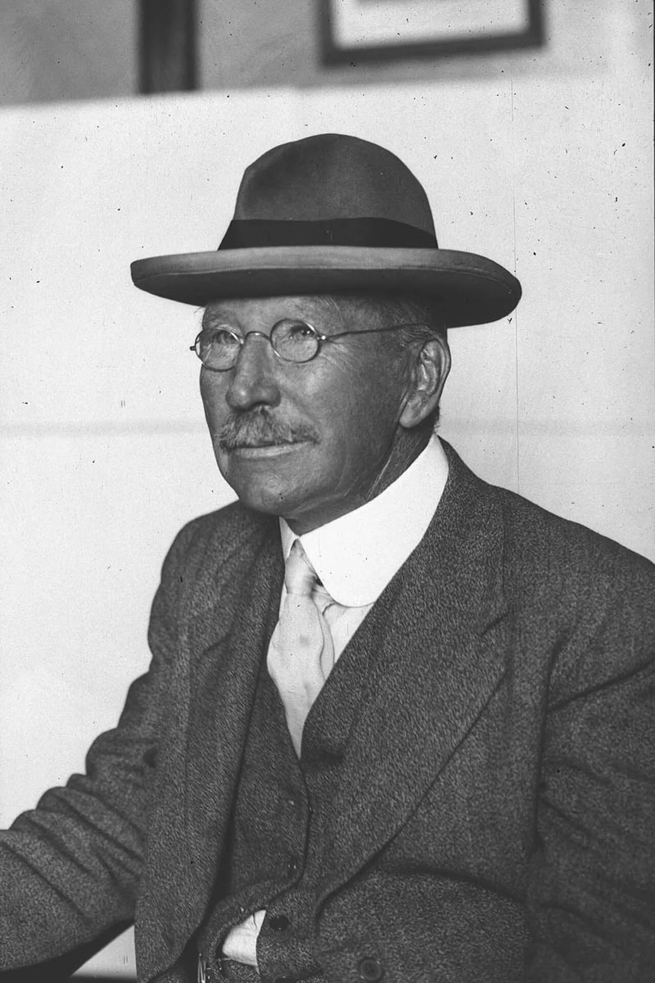 Portrait of Arthur Hill Griffith (1861–1946) – memorial page
