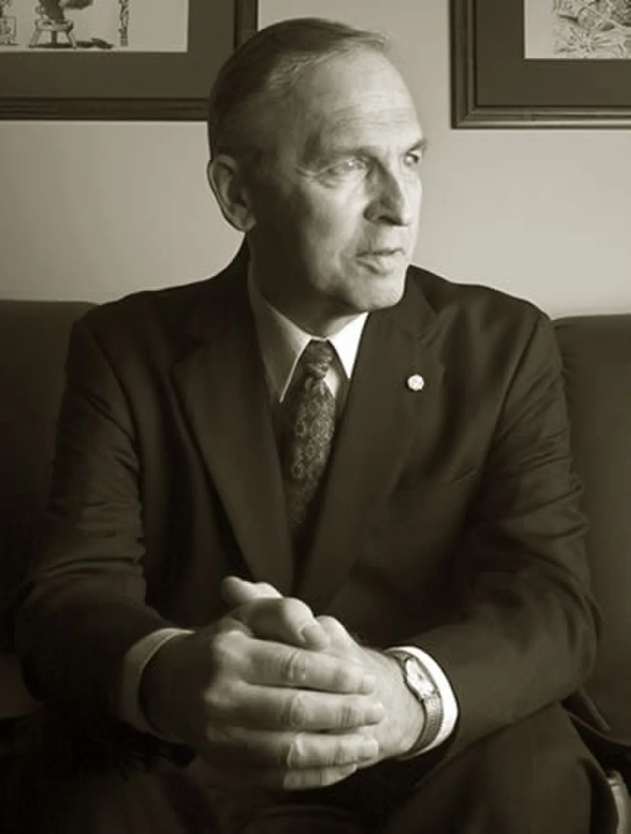 Porträt von Arthur Cebrowski (1942–2005) – Gedenkseite