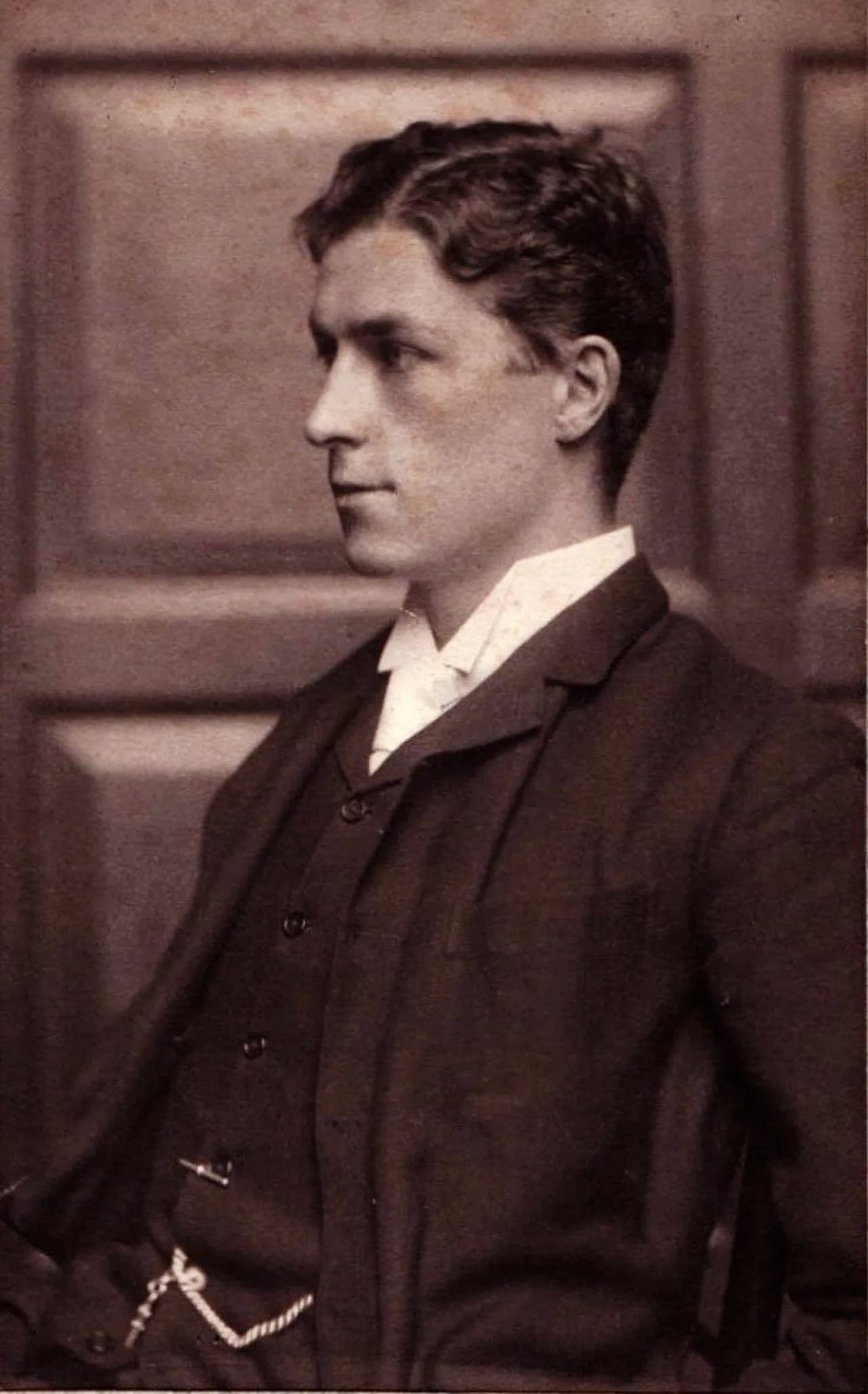Portrait of Arthur Llewelyn Davies (1863–1907) – memorial page