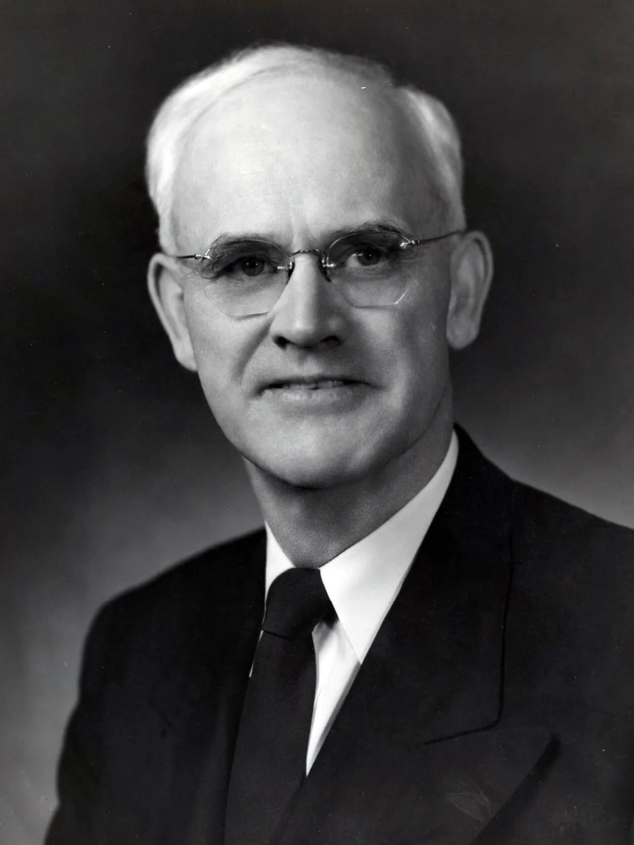 Portrait of Arthur Vivian Watkins (1886–1973) – memorial page