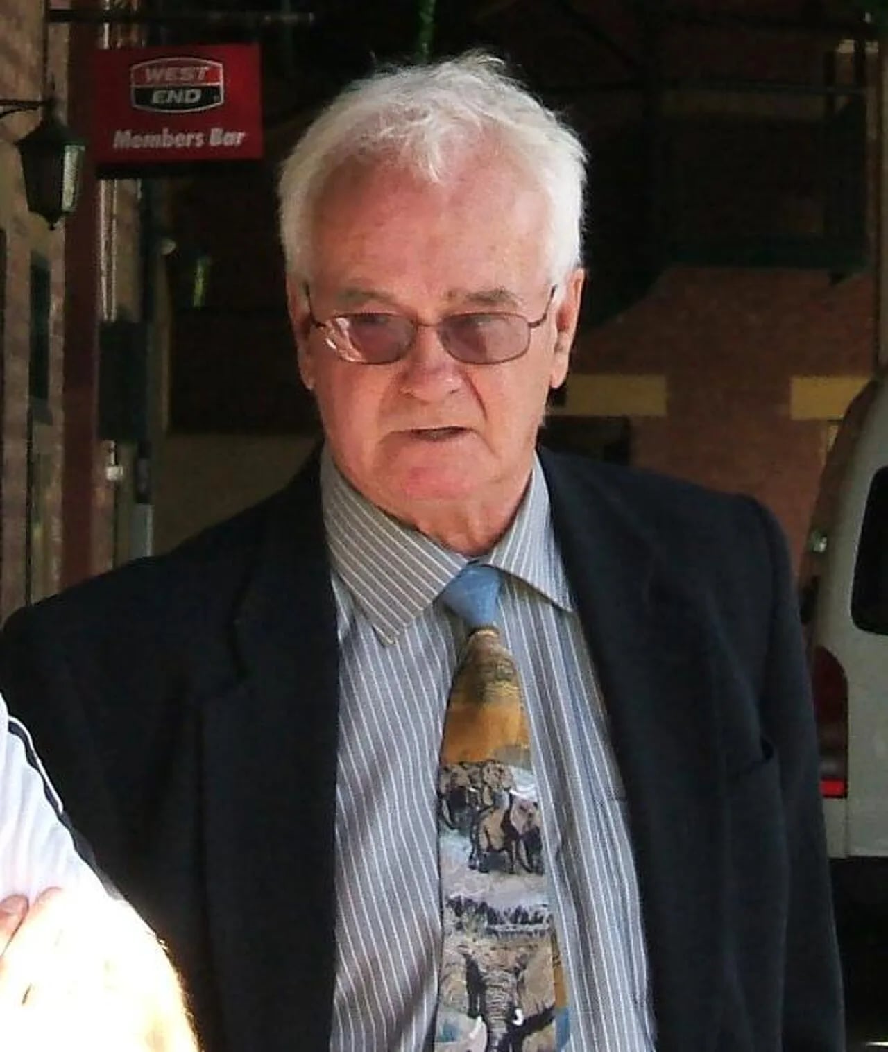 Portrait of Ashley Mallett (1945–2021) – memorial page