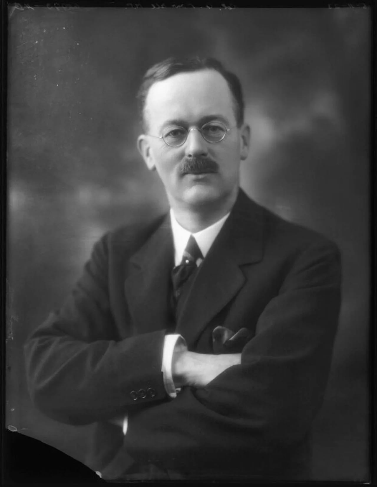 Porträt von Assheton Pownall (1877–1953) – Gedenkseite