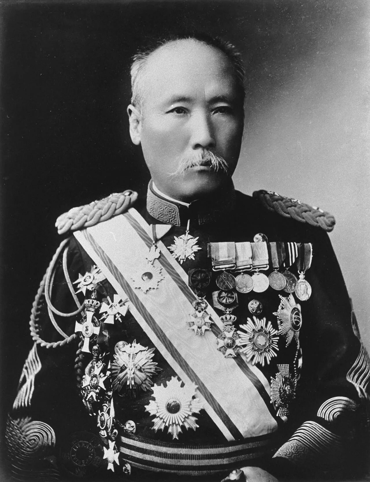 Porträt von Fukushima Yasumasa (1852–1919) – Gedenkseite