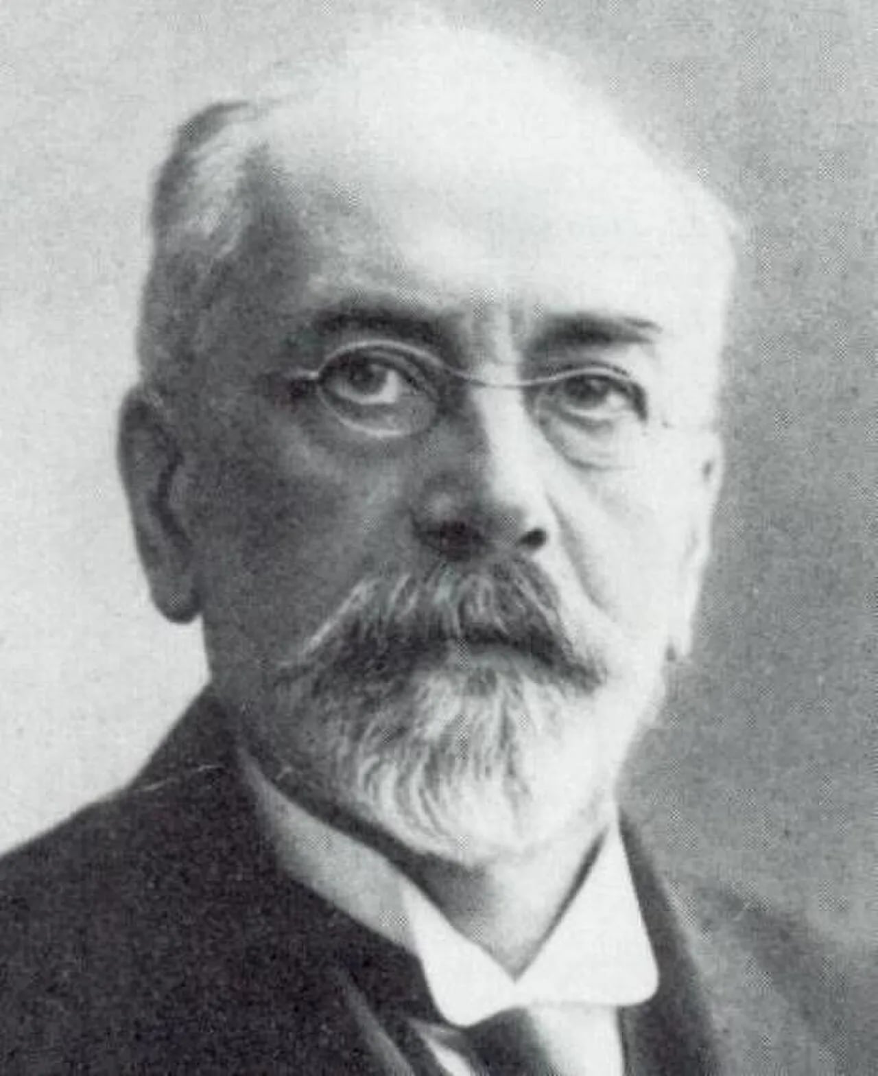 Porträt von Augustin Charpentier (1852–1916) – Gedenkseite