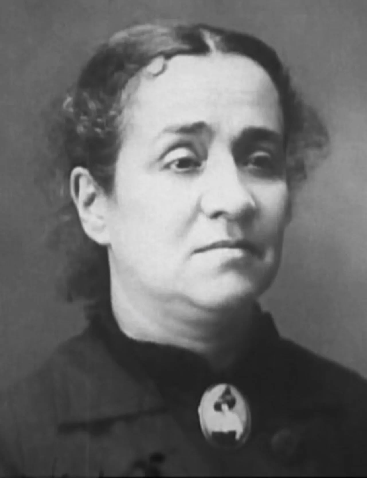Portrait of Amália Luazes (1865–1938) – memorial page