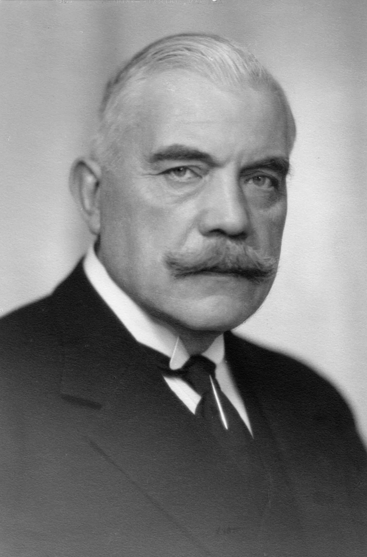 Portrait of Axel Fredrik Enström (1875–1948) – memorial page